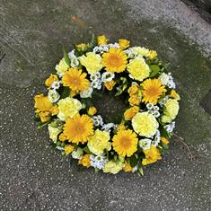 Yellow and white wreatb