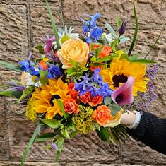 Sunflower burst bridal bouquet