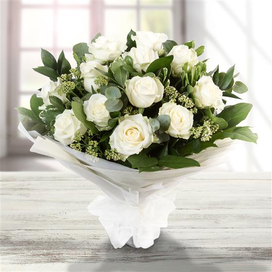 Dozen Long Stemmed White Roses Nikkis Fleurs Florist Edinburgh